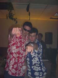 Stef fournisseur officiel de chemise à fleur !