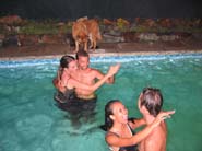 Début de soirée, seulement 2 couples de danseurs, mais attention ça va chauffer !!!